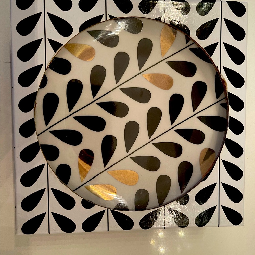 Macy’s Designer set of 4 dessert plates